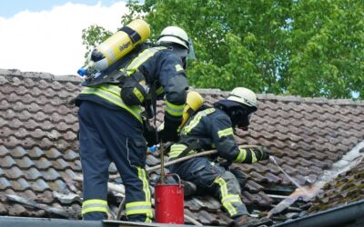 Feuer im Dachbereich – eine verletzte Person!